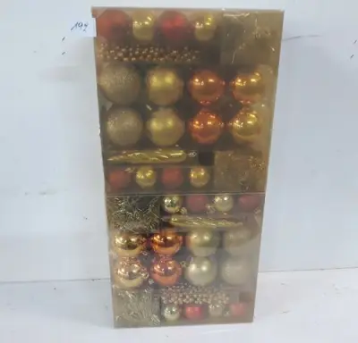 2 x Kerstdeco in set 48 stuks oranje/goud – kavel bij Belga Veilingen, Oudsbergen