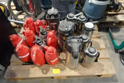 Pallet koffietoebehoren – kavel bij Openbare Verkopen, Wielsbeke