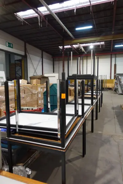 18x Tafel – kavel bij Openbare Verkopen, Wielsbeke