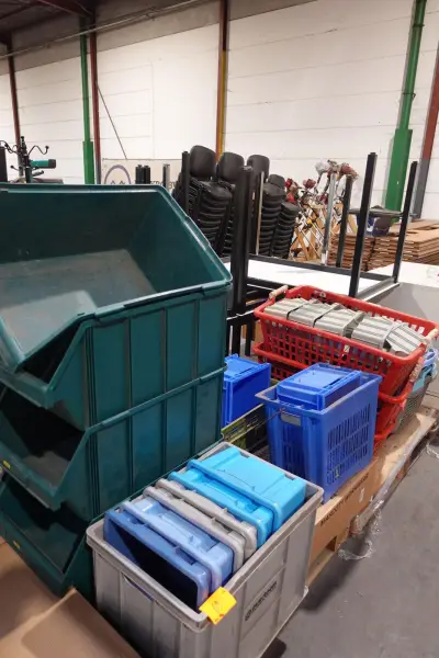 2x Pallet plasticbakken – kavel bij Openbare Verkopen, Wielsbeke