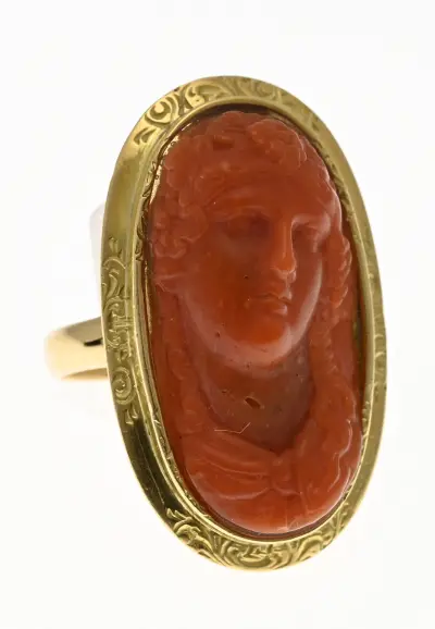 Gouden ring met bloedkoraal – kavel bij Twents Veilinghuis