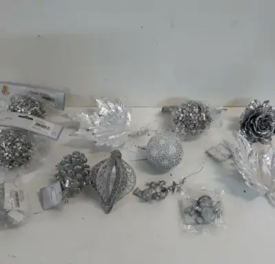 12 x Hangdeco zilver / grijs mix – kavel bij Belga Veilingen, Oudsbergen