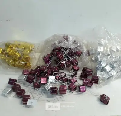 1 x Pakje op prikker mix kleuren +/- 75 stuks – kavel bij Belga Veilingen, Oudsbergen