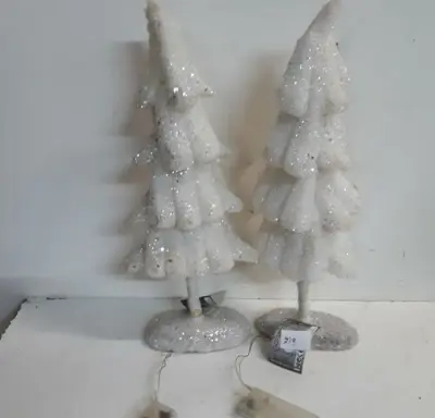 2 x Kerstboom wit 40 cm met verlichting – kavel bij Belga Veilingen, Oudsbergen
