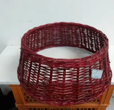 1 x Rieten kerstboomhuls rood 50 cm – kavel bij Belga Veilingen, Oudsbergen