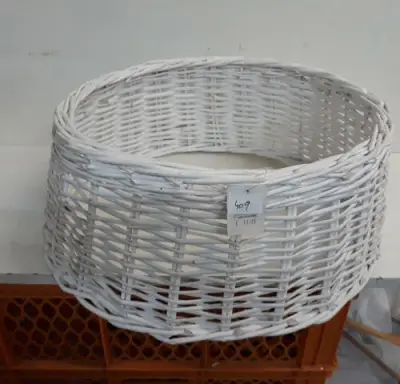 1 x Rieten kerstboomhuls wit 50 cm – kavel bij Belga Veilingen, Oudsbergen