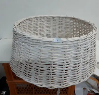 1 x Rieten kerstboomhuls wit 50 cm – kavel bij Belga Veilingen, Oudsbergen