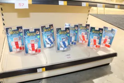Acht magicsnakes in drie kleuren – kavel bij HNVI, Oirschot