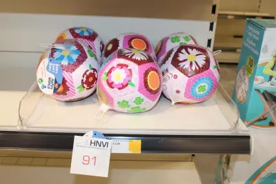 Zes baby softballen HAPPYWORLD – kavel bij HNVI, Oirschot