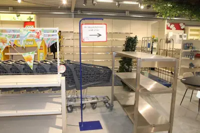Reclamebord met haken – kavel bij HNVI, Oirschot