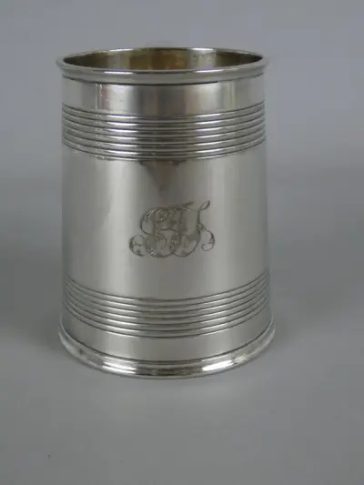 Verzilverd bierpul met gravure en keuren – kavel bij De Kringwinkel, Diest