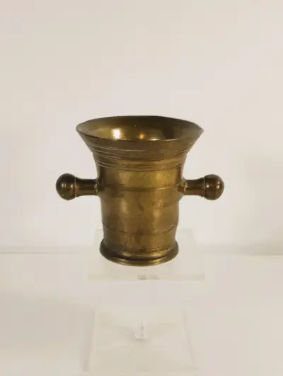 Antieke bronzen vijzel met twee handgrepen – kavel bij De Kringwinkel, Turnhout