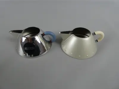 2 Alessi melkkannetjes – kavel bij De Kringwinkel, Diest