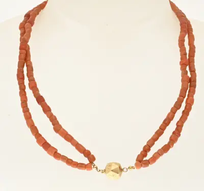 Bloedkoralen collier met goud – kavel bij Twents Veilinghuis