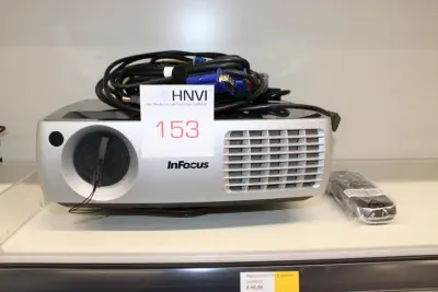 Beamer INFOCUS met afstandsbediening – kavel bij HNVI, Oirschot