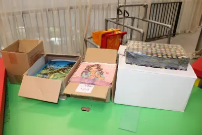 Papieren geschenkzakjes in vier uitvoeringen – kavel bij HNVI, Oirschot
