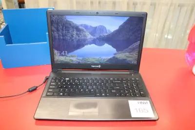 Laptop TERRA Mobile 1513A. 233 GB HDD. 4 GB werkgeheugen. Een toetskapje van F3 ontbreekt – kavel bij HNVI, Oirschot