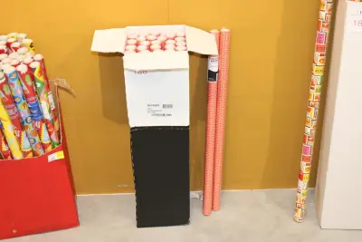 Doos met bakstenenpaier – kavel bij HNVI, Oirschot