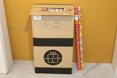 Doos met Sinterklaaspapier – kavel bij HNVI, Oirschot
