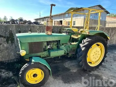 Tractor John Deere 1120 S – kavel bij Blinto, Molau