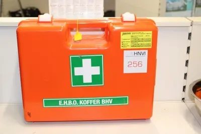 EHBO koffer verzegeld – kavel bij HNVI, Oirschot