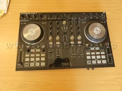 1 Native Instruments DJ-controller Traktor S4 Kontrol – kavel bij Zoll-Auktion, Berlin