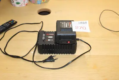 Acculader met accu AX power 20V – kavel bij HNVI, Oirschot