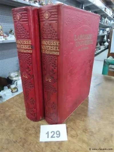 Boeken, 2 stuks, Larousse universal en 2 volumes – kavel bij Vlavem
