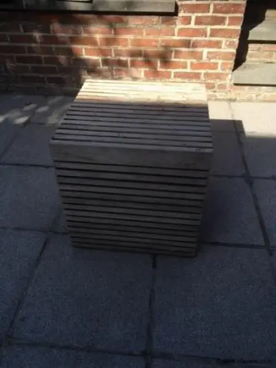 2 houten kubussen – kavel bij Vlavem