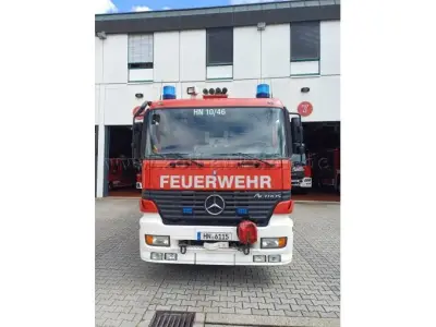 1 Feuerwehrfahrzeug Mercedes Benz Actros – kavel bij Zoll-Auktion, Heilbronn