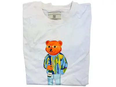 Bear with Me | Trendy Champagne Bear T-Shirt Maat S – kavel bij XL Auctions