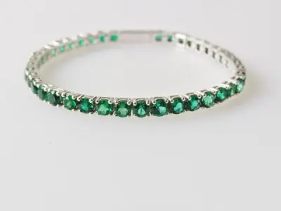 9.38ct Lab Grown Emerald Bracelet – kavel bij XL Auctions