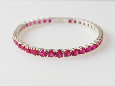 14.14ct Lab Grown Ruby and Bracelet – kavel bij XL Auctions