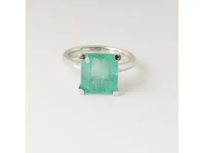 4.94ct Emerald Ring – kavel bij XL Auctions