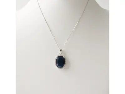 20.53ct Sapphire and Diamond Necklace with Pendant – kavel bij XL Auctions