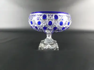 Vintage kristallen coupeschaal op voet met kobaltblauwe accenten – kavel bij De Kringwinkel, Heverlee