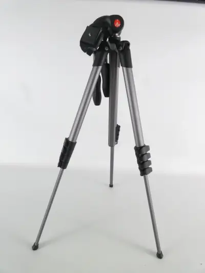 Manfrotto Compact Advanced camerastatief met opbergtas – kavel bij De Kringwinkel, Heverlee