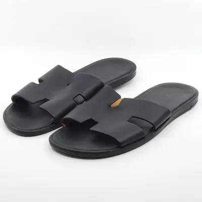 Paar slippers, maat 45, Hermès, AF041141ZH2101 – kavel bij Domeinen Roerende Zaken, Groningen