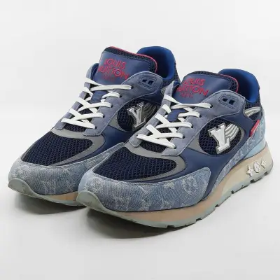 Paar sneakers, maat 11, Louis Vuitton, G0 0284 – kavel bij Domeinen Roerende Zaken, Groningen