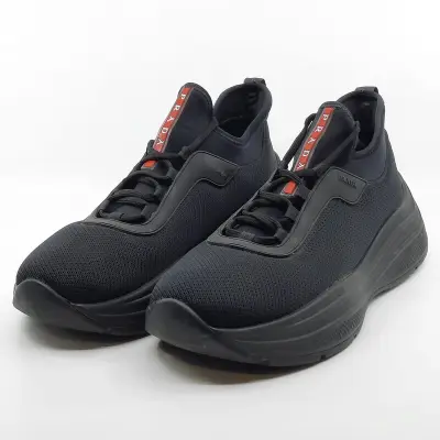 Paar sneakers, maat 9, Prada, 4E3406 – kavel bij Domeinen Roerende Zaken, Groningen