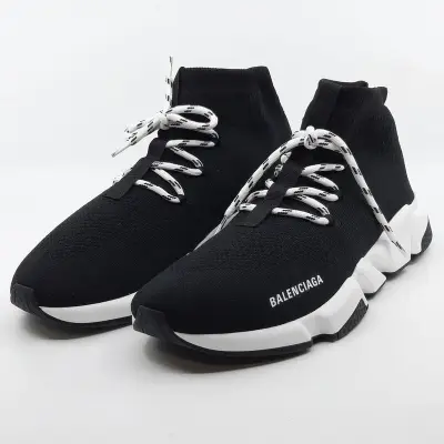 Paar sneakers, maat 44, Balenciaga – kavel bij Domeinen Roerende Zaken, Groningen