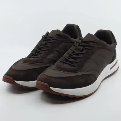 Paar sneakers, maat 45, Loro Piana, Week_end Walk Evo – kavel bij Domeinen Roerende Zaken, Groningen