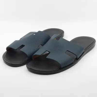 Paar slippers, maat 43, Hermès, AF152415ZH2006 – kavel bij Domeinen Roerende Zaken, Groningen
