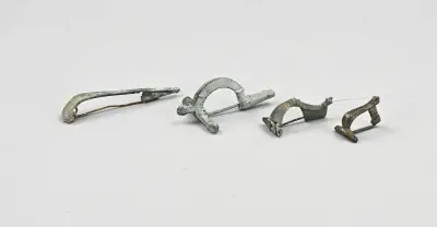 4x Romeinse fibula (bodemvondst) – kavel bij Twents Veilinghuis