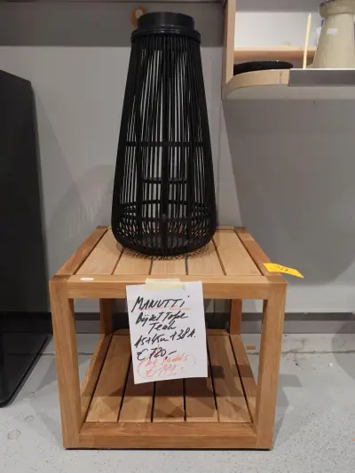 Teak bijzettafel Manutti – kavel bij Openbare Verkopen, Waregem