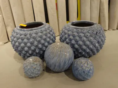 2x Vorstvrije terracotta bloempot – kavel bij Openbare Verkopen, Waregem