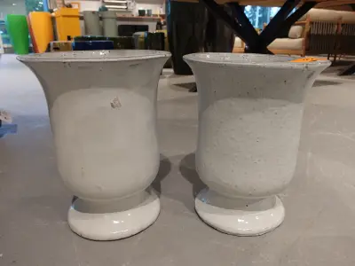 2x Vorstvrije terracotta bloempot – kavel bij Openbare Verkopen, Waregem