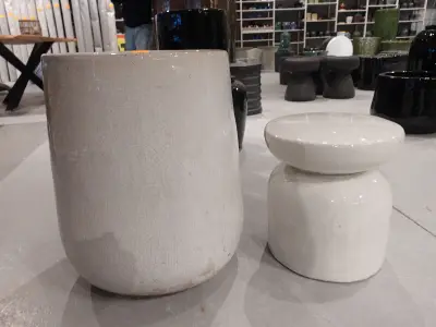 Vorstvrije terracotta bloempot + poef – kavel bij Openbare Verkopen, Waregem