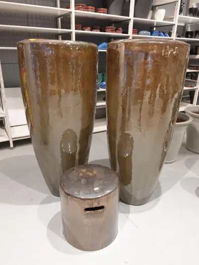 2x Vorstvrije terracotta bloempot – kavel bij Openbare Verkopen, Waregem