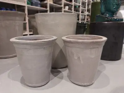 3x Vorstvrije terracotta bloempot – kavel bij Openbare Verkopen, Waregem